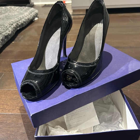 Stuart Weitzman patent peep toe heels - Picture 4 of 7